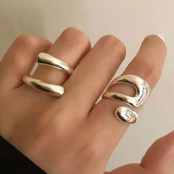 The Axis 925 adjustable modern statement ring in silver - Picture 3 of 6